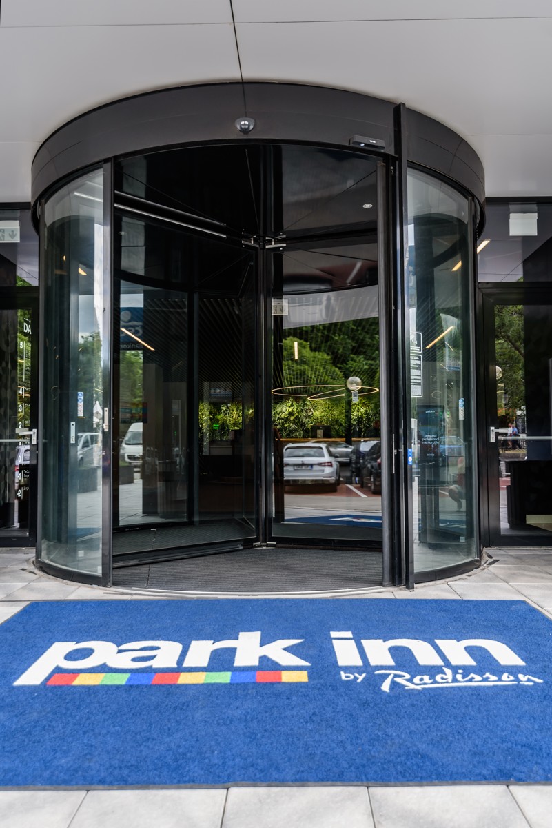 Karuselové dveře Hotel Park Inn Danube v Bratislavě