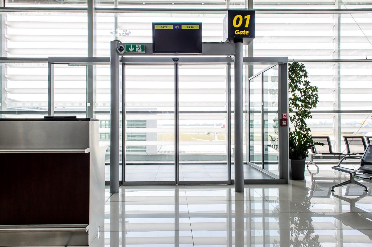 Automatické posuvné dveře Letiště v Bratislavě